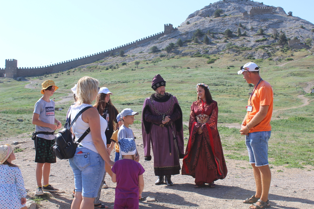 Правительство РФ утвердило правила ведения единого реестра экскурсоводов и гидов