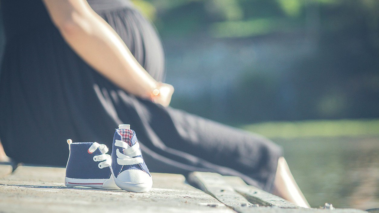 Выплаты мамам: как рассчитать декретные пособия в 2023 году