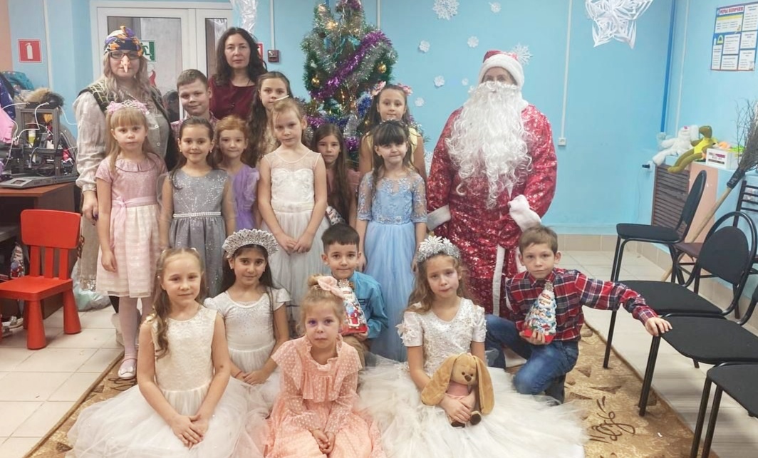 В детском клубе «Забота» прошел новогодний утренник