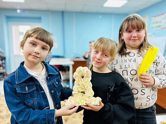 Забота и творчество: как детский клуб в Красном Сулине отметил 8 марта