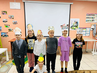 В красносулинском детском клубе «Забота» прошла игровая программа «Путешествие по сказкам»